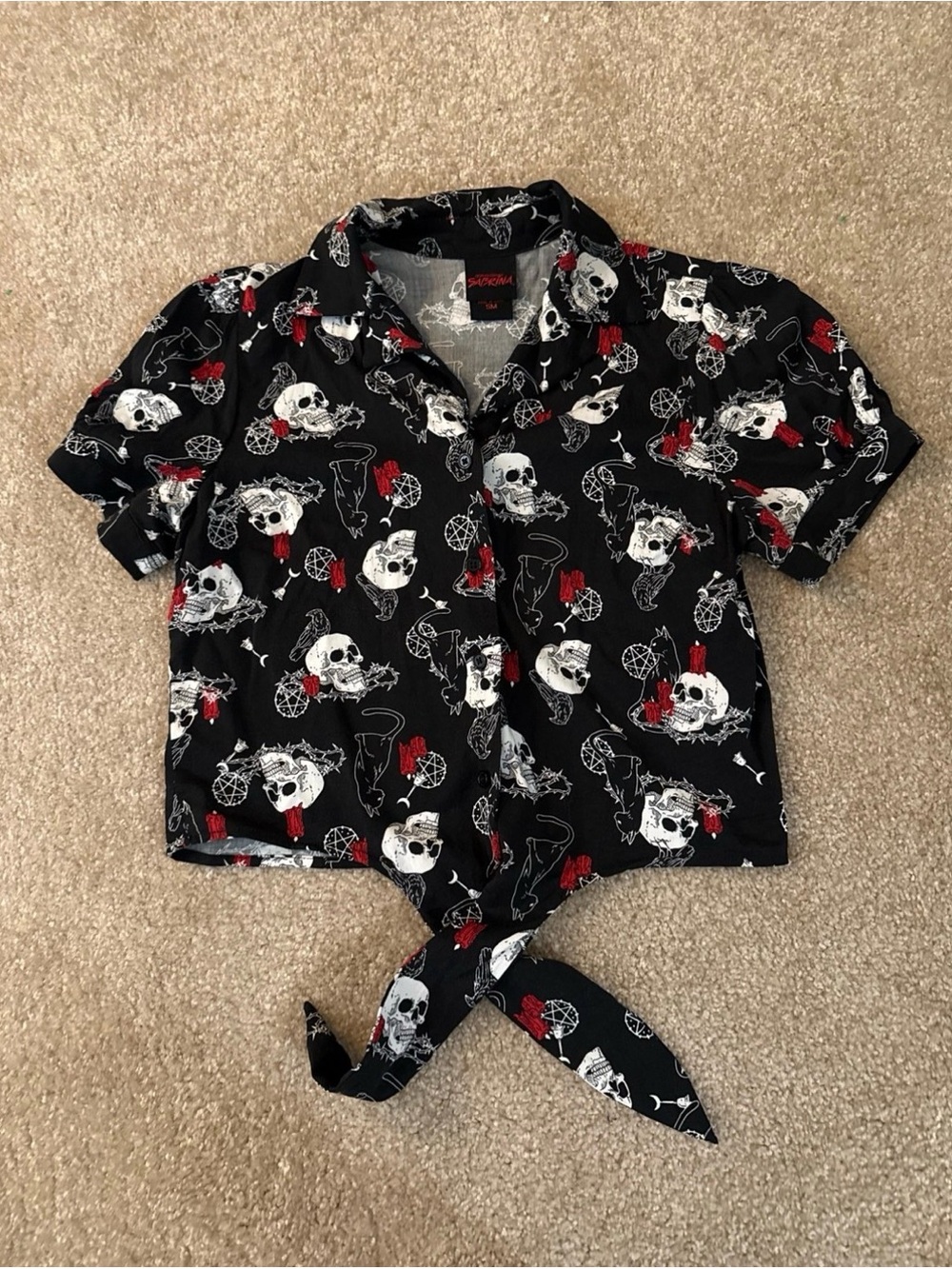 Hot Topic Black Skull Print Tie-Front Button Down Top